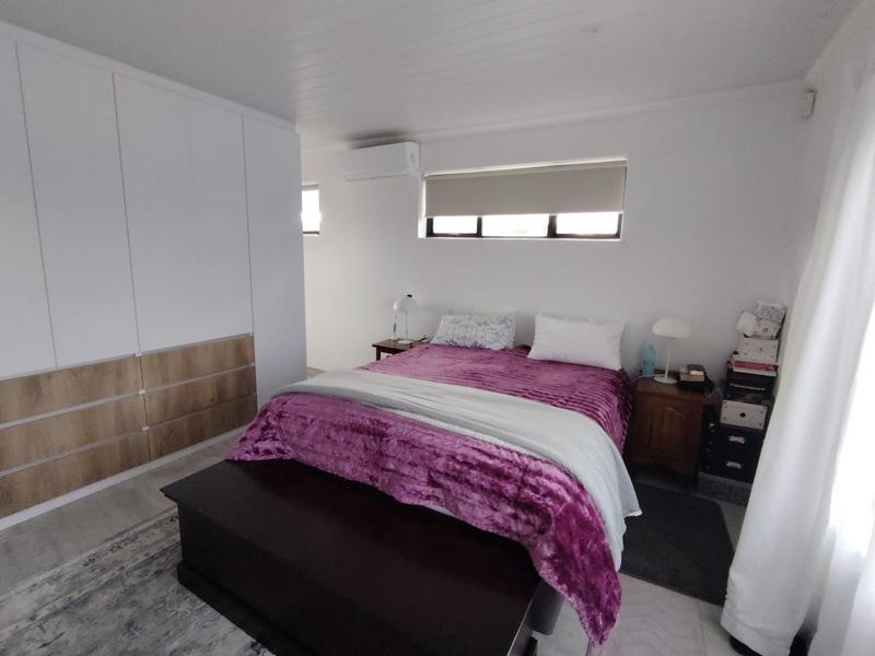 5 Bedroom Property for Sale in Fraaiuitsig Western Cape